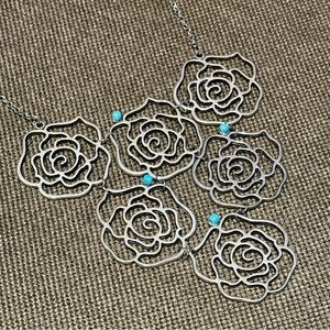 NWOT Silver Rose Flower Necklace